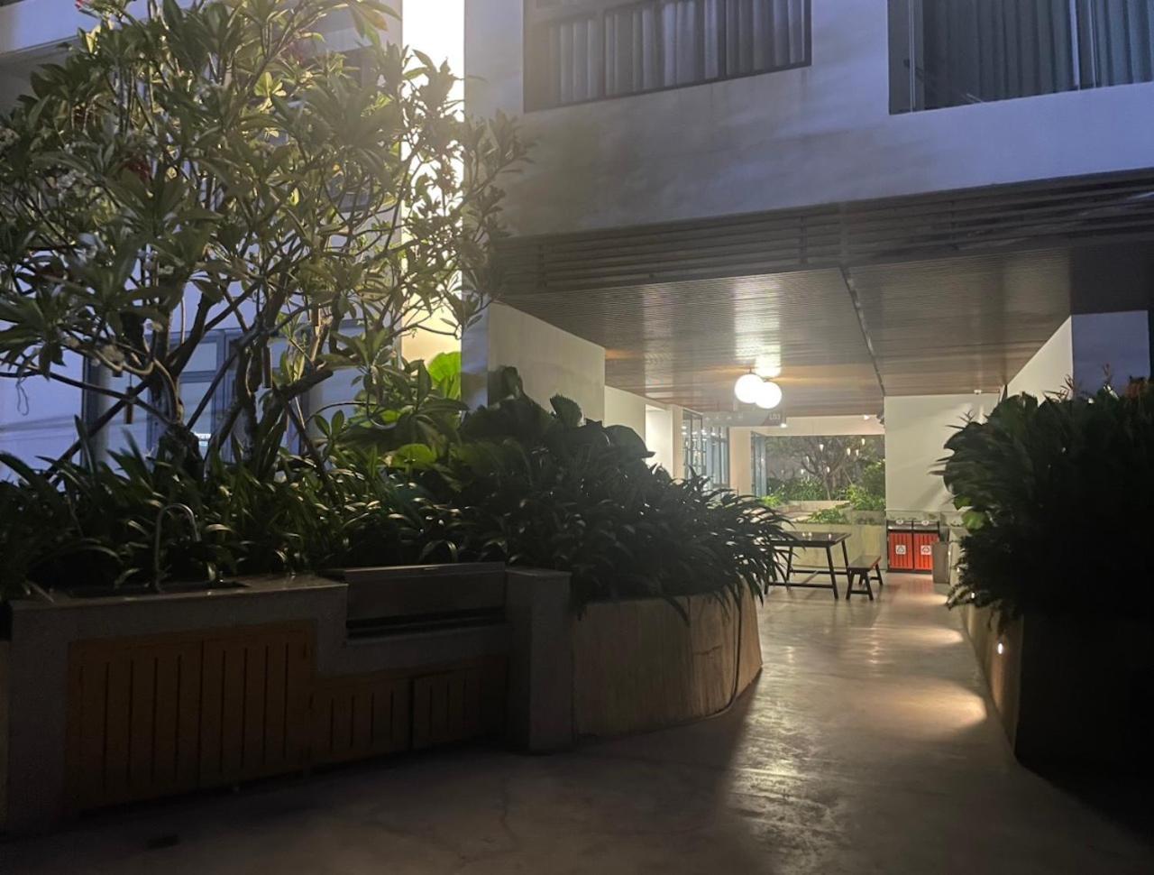 Compass One Building - Luxury Apartments Ap Phu Tho Exteriör bild