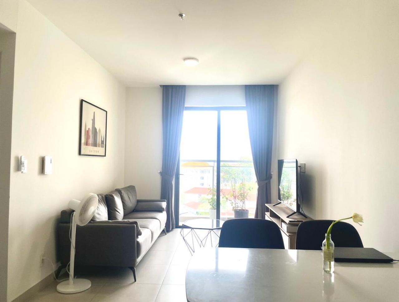 Compass One Building - Luxury Apartments Ap Phu Tho Exteriör bild